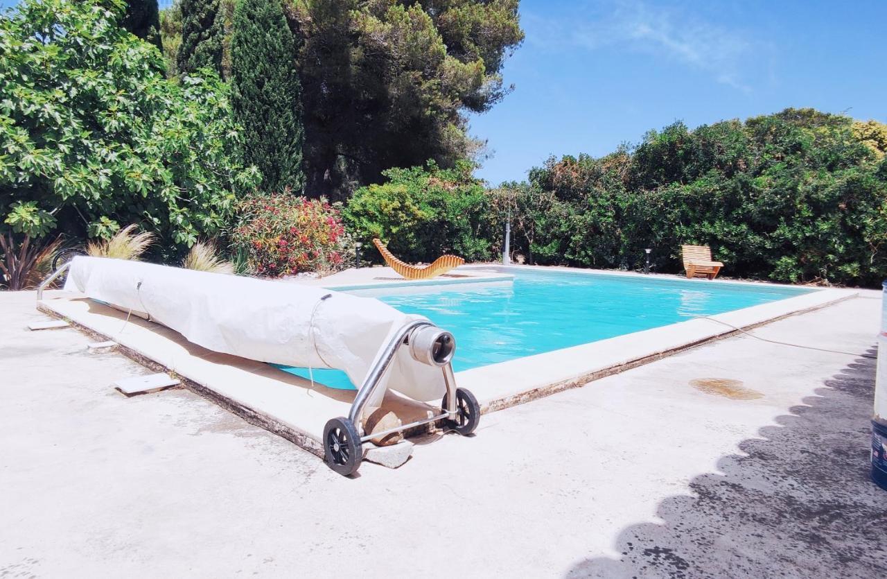 Offrez-Vous Un Sejour Dans Notre Studio T1 Bis A Entressen Une Grande Piscine Pour Se Rafraichir ,Un Espace De Jeux Pour Enfants Pour Des Heures De Divertissement Un Terrain De Petanque Pour Des Parties Endiablees المظهر الخارجي الصورة